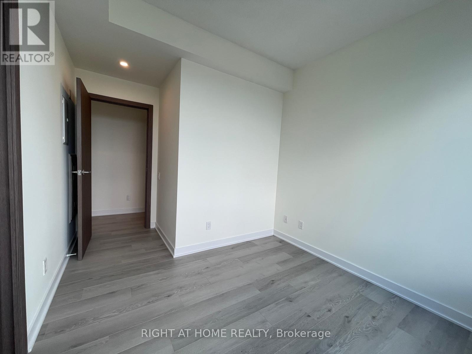 #3205 19 BATHURST STREET - 10