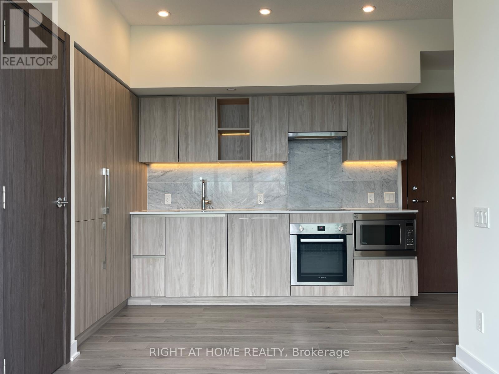 #3205 19 BATHURST STREET - 2