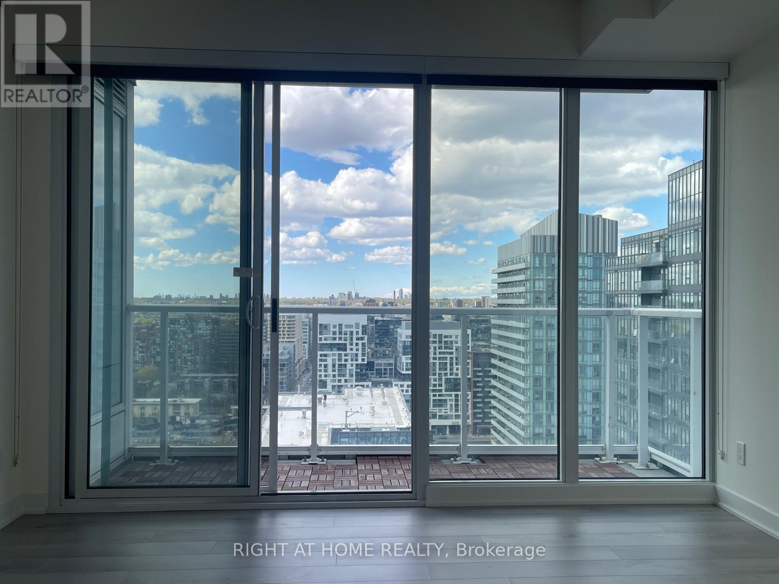 #3205 19 BATHURST STREET - 5