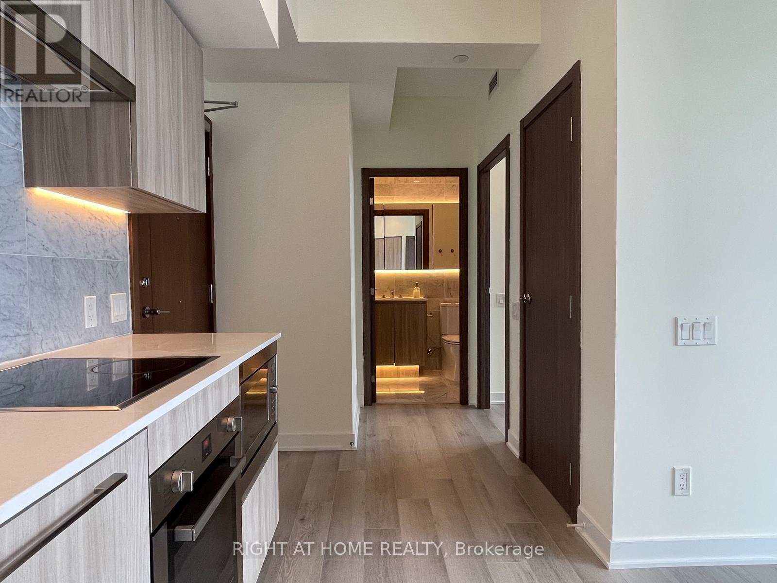 #3205 19 BATHURST STREET - 6