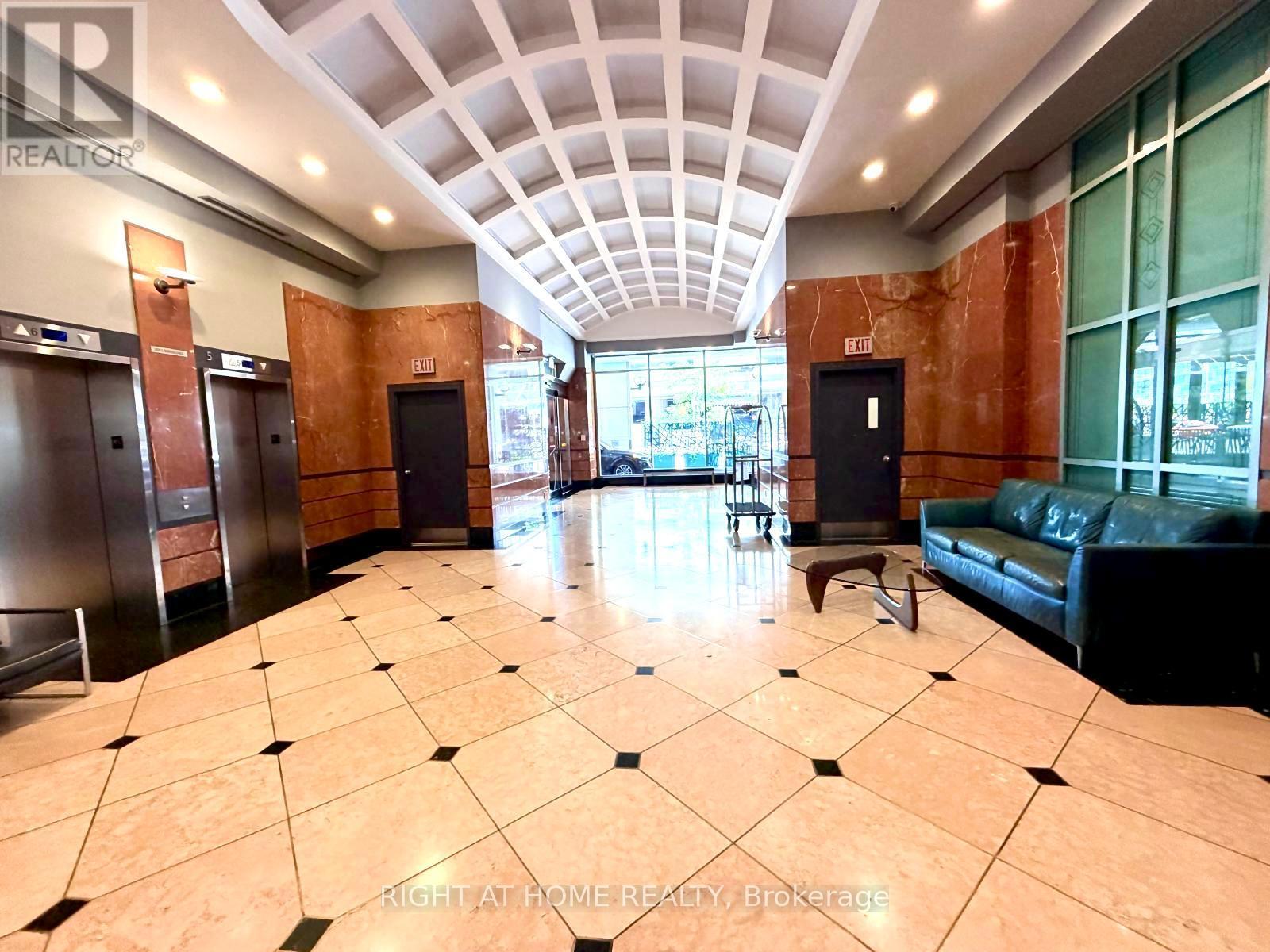 #1712 10 QUEENS QUAY W - 3