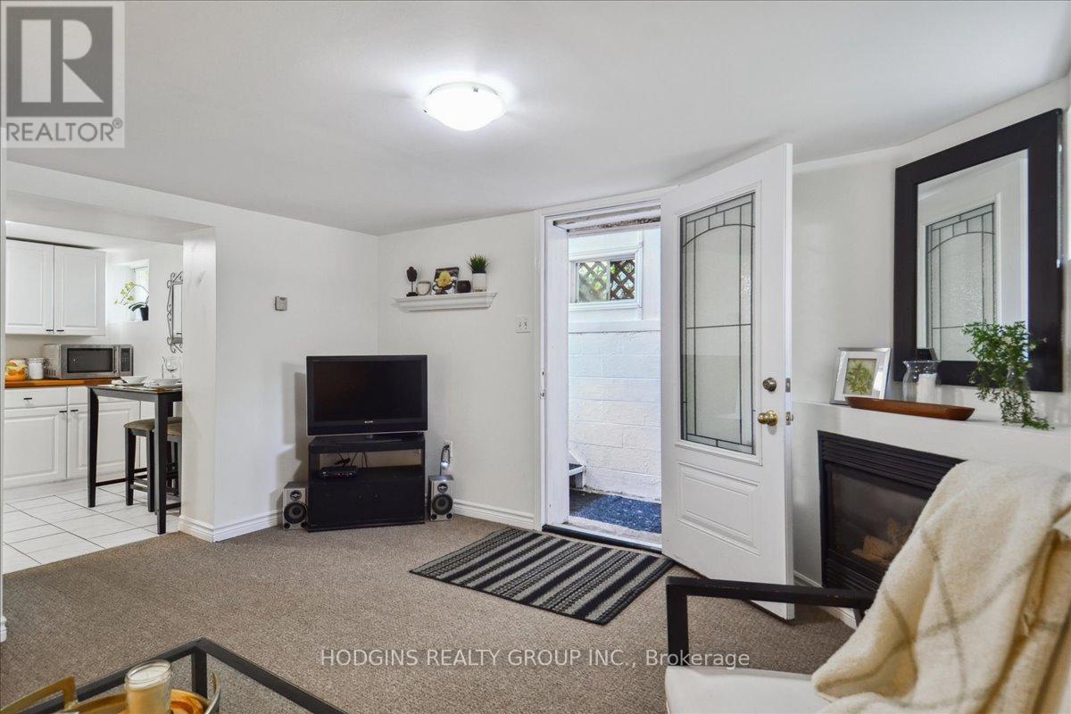 65 MINEOLA ROAD E - 31