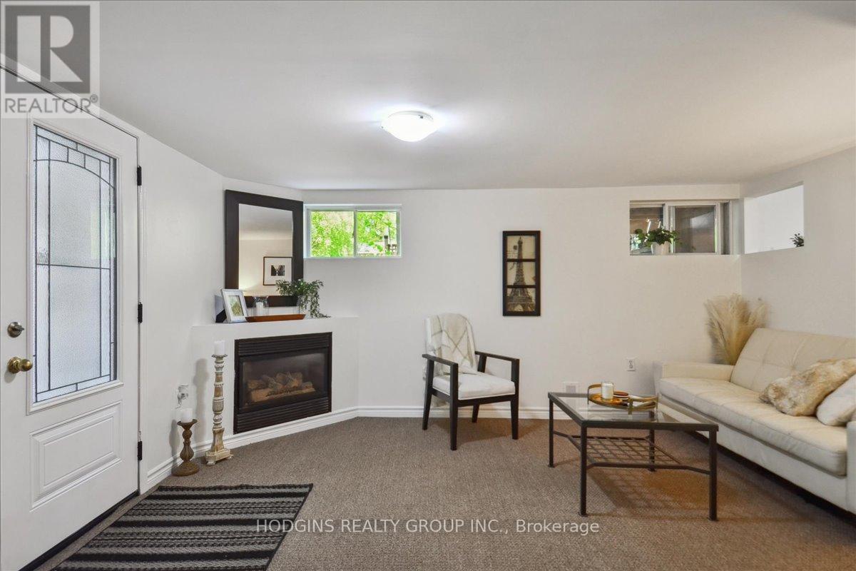 65 MINEOLA ROAD E - 32