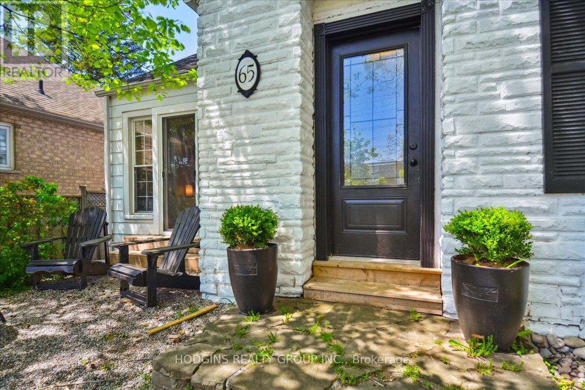 65 MINEOLA ROAD E - 44