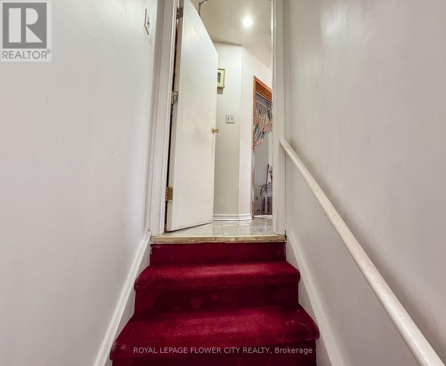 19 FALLEN OAK COURT - 32