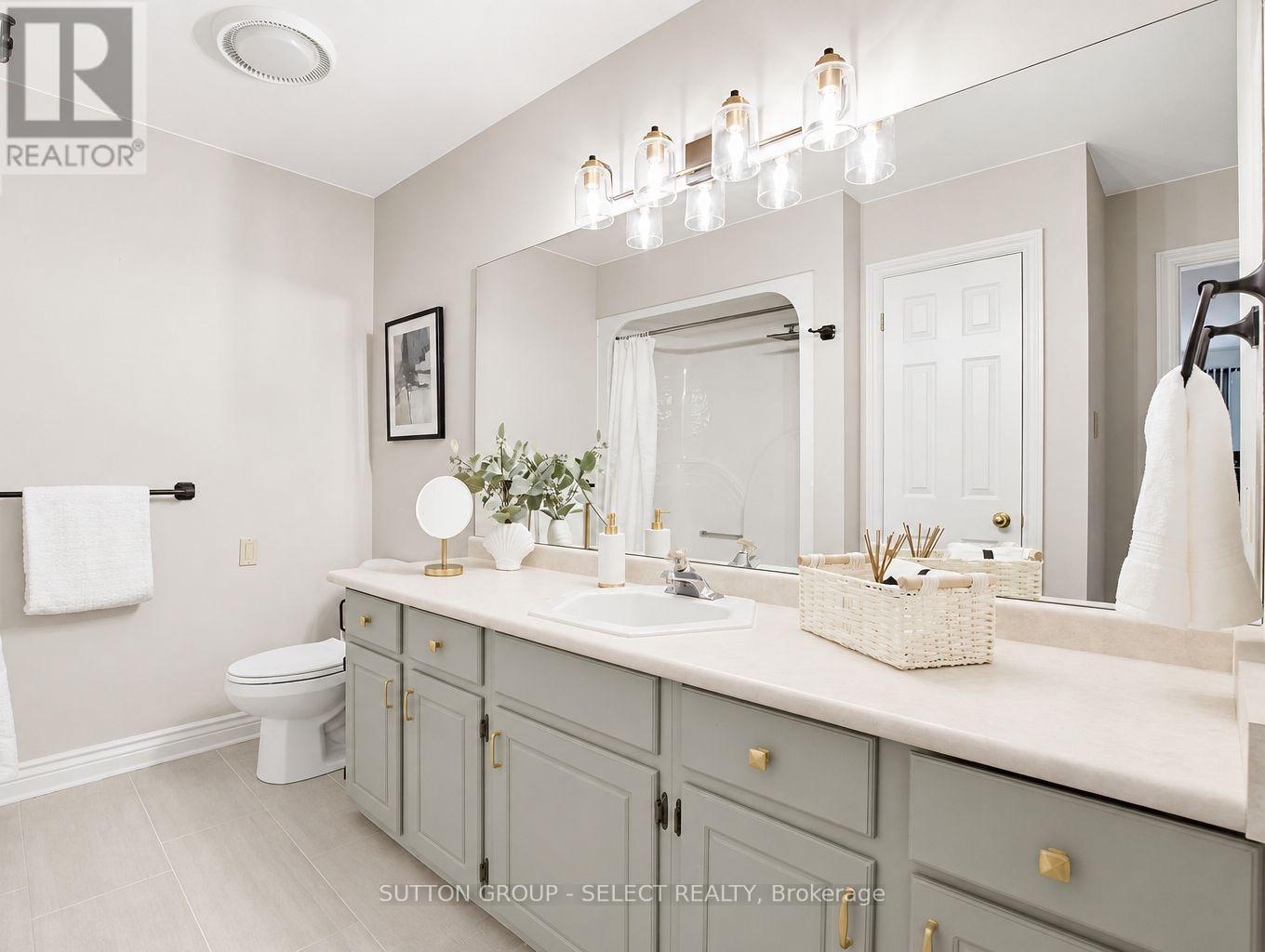 #28 40 QUINELLA DRIVE - 15