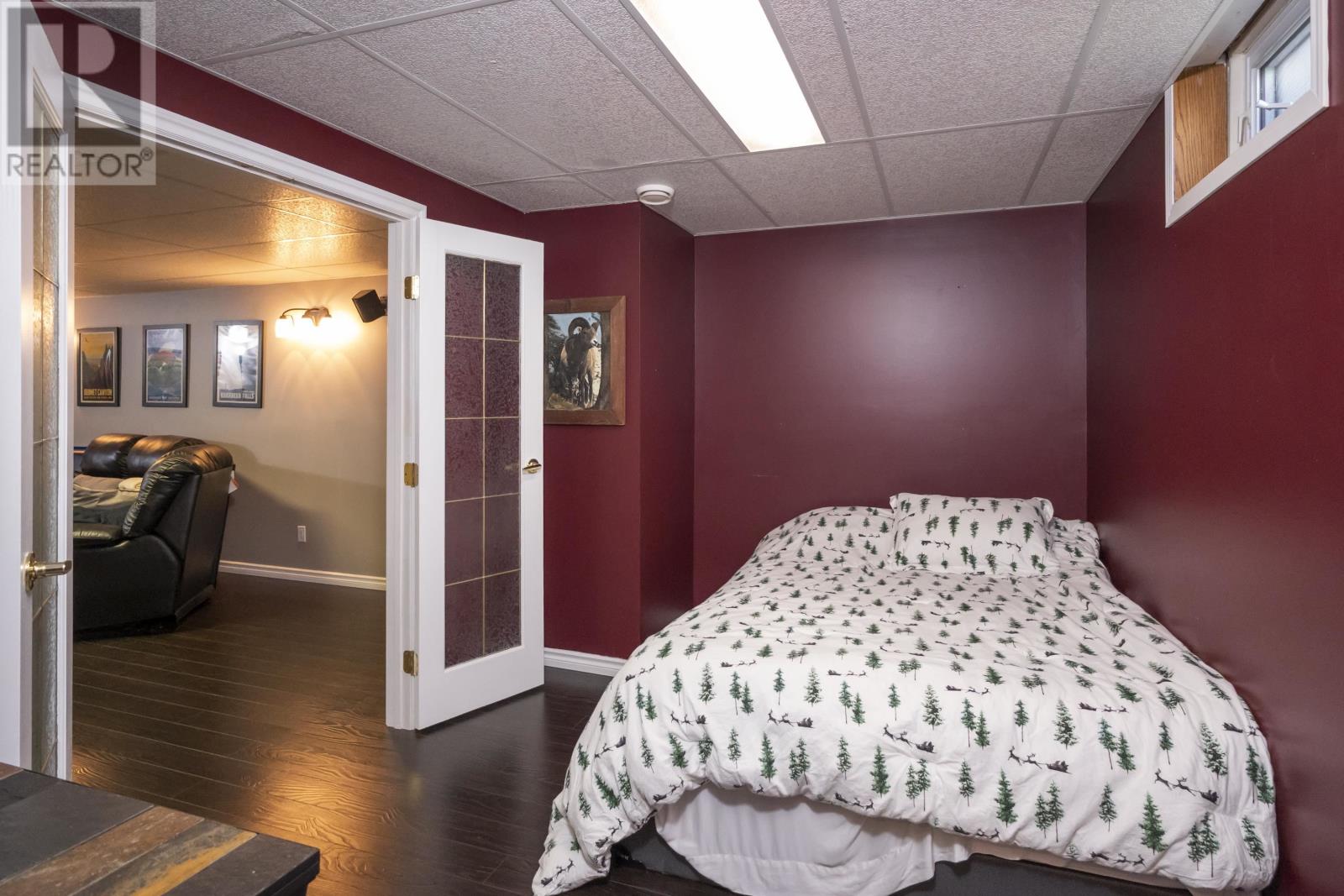 105 Spruce CT - 15