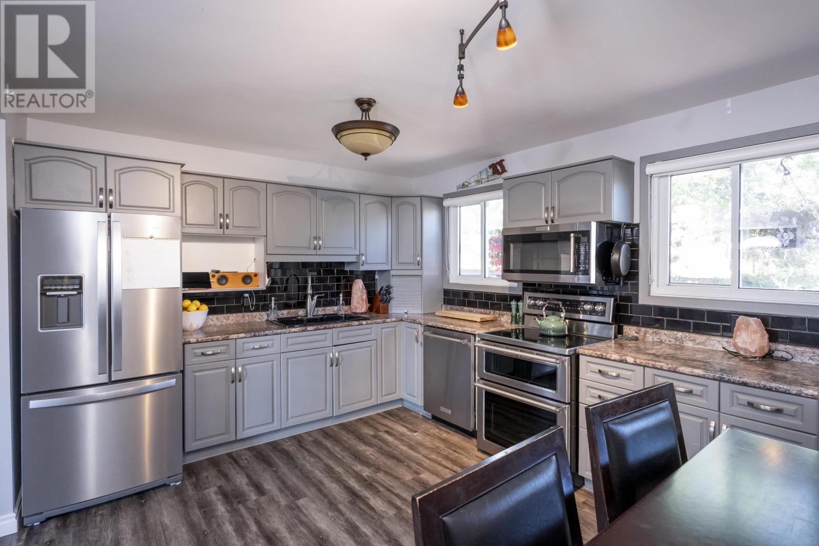 105 Spruce CT - 11