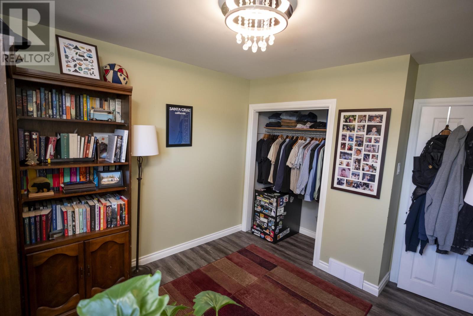 105 Spruce CT - 19