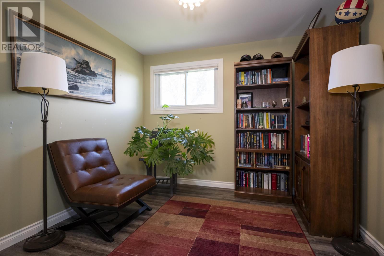 105 Spruce CT - 20