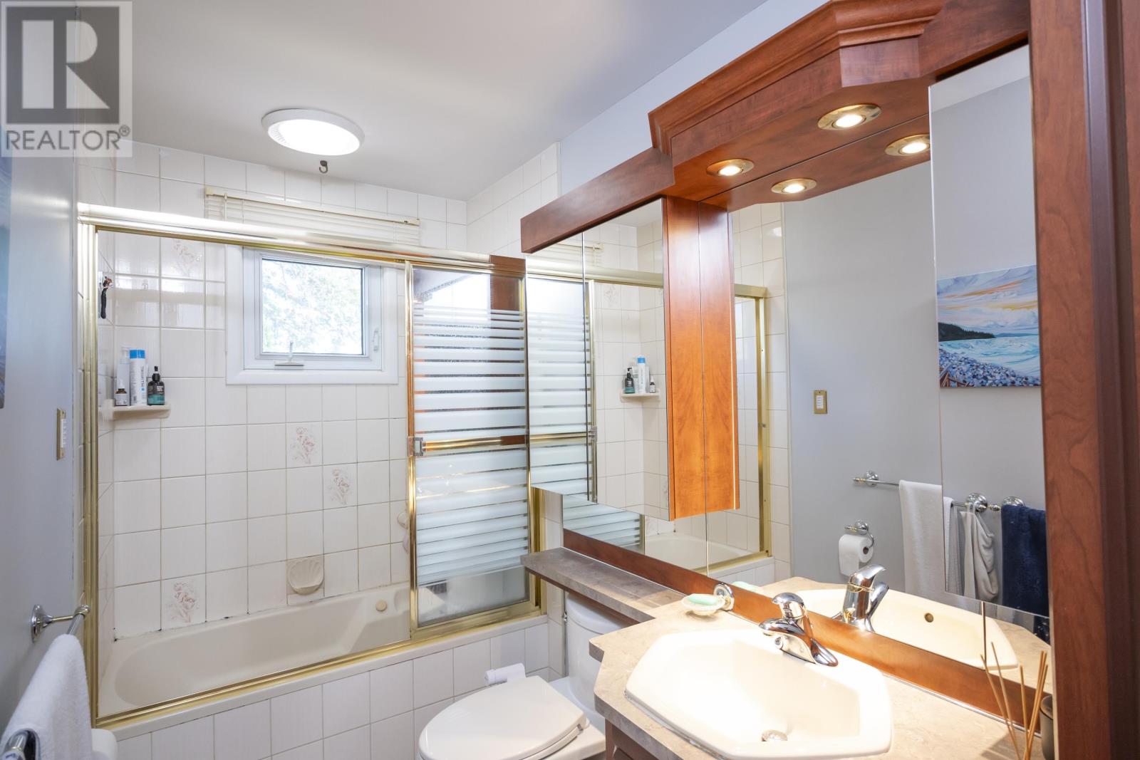 105 Spruce CT - 24