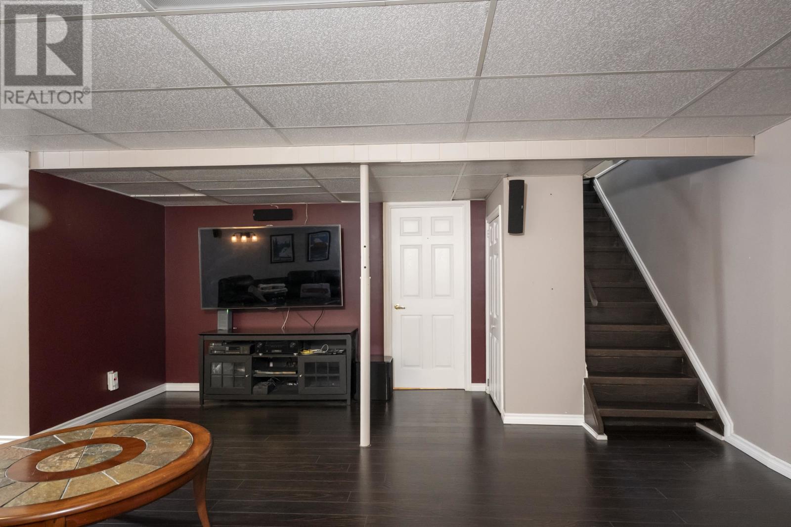 105 Spruce CT - 26