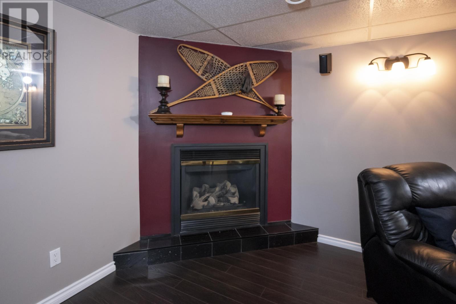 105 Spruce CT - 29