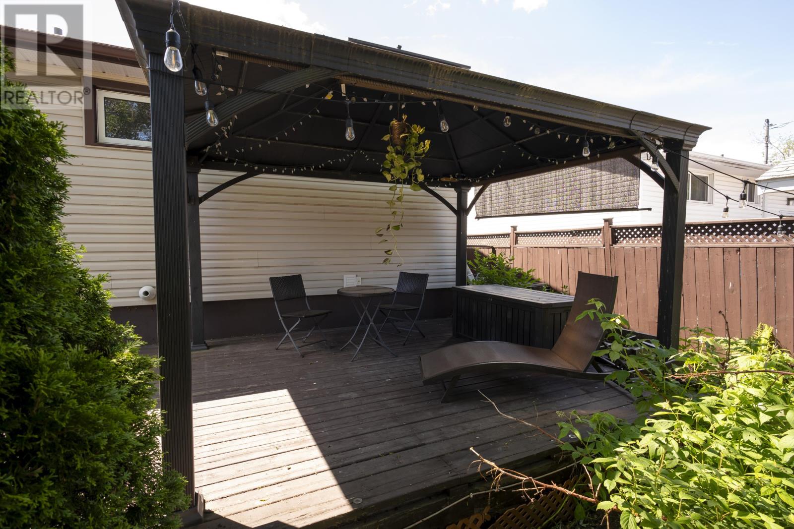 105 Spruce CT - 37