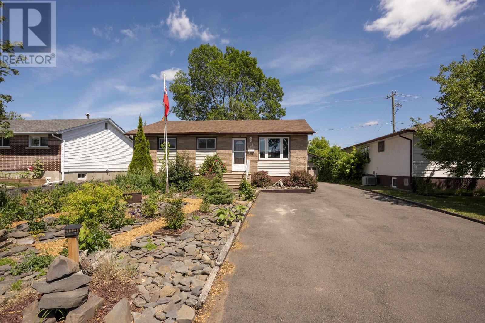 105 Spruce CT - 43