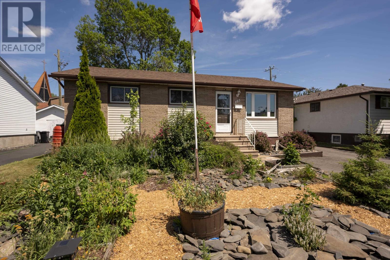 105 Spruce CT - 44