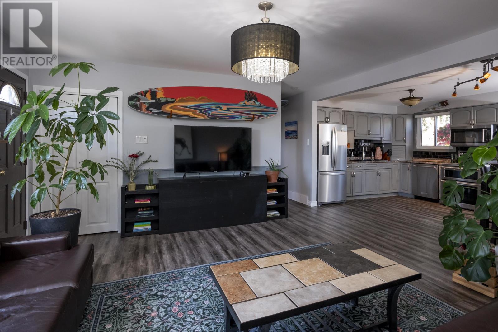 105 Spruce CT - 9
