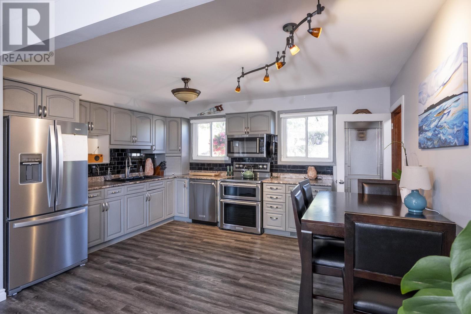 105 Spruce CT - 8
