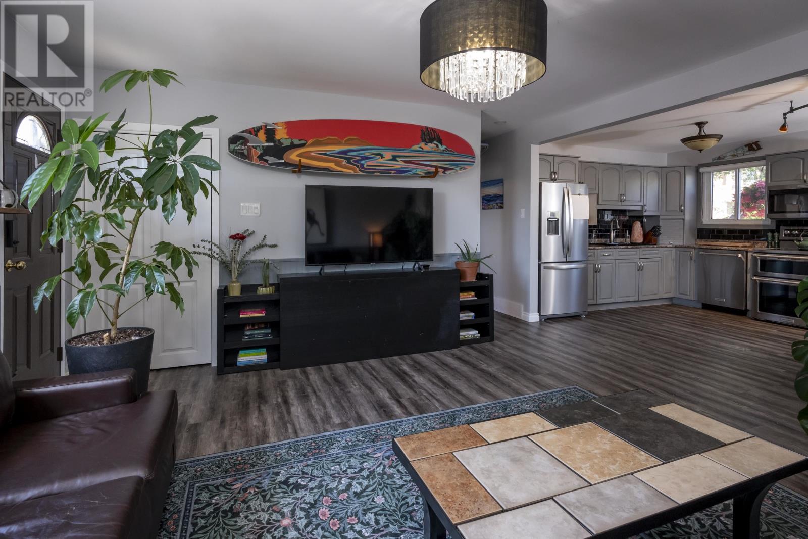 105 Spruce CT - 7