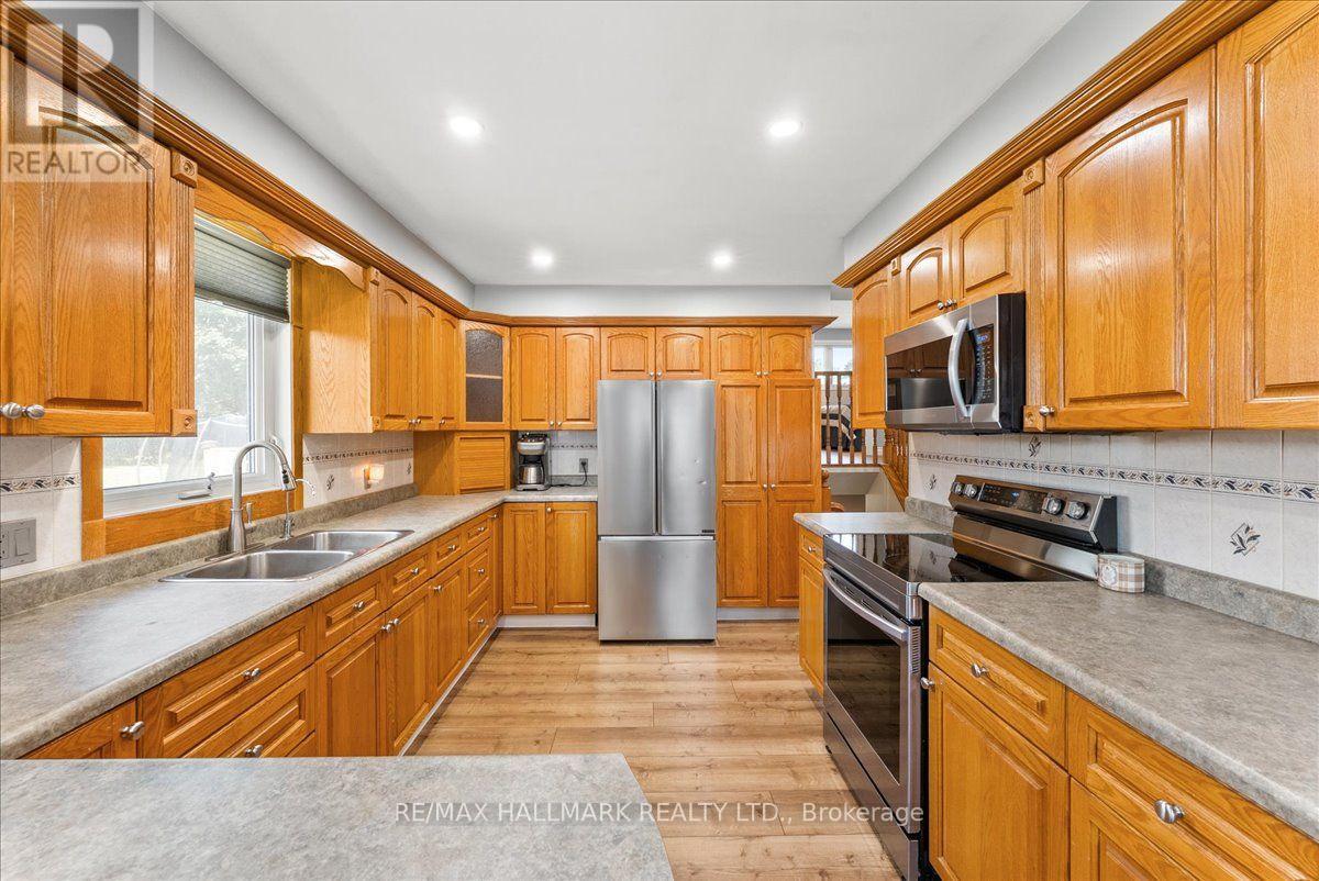 545 ST GEORGE STREET E - 12