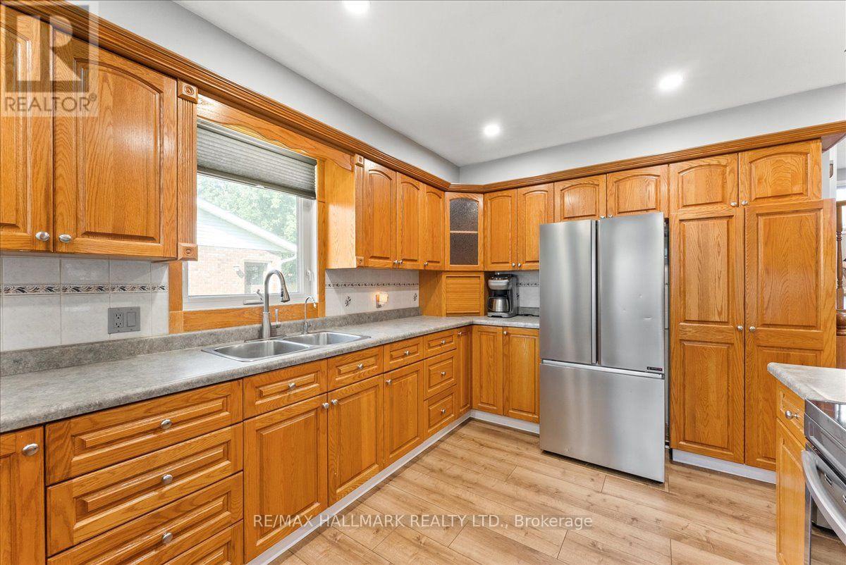 545 ST GEORGE STREET E - 13