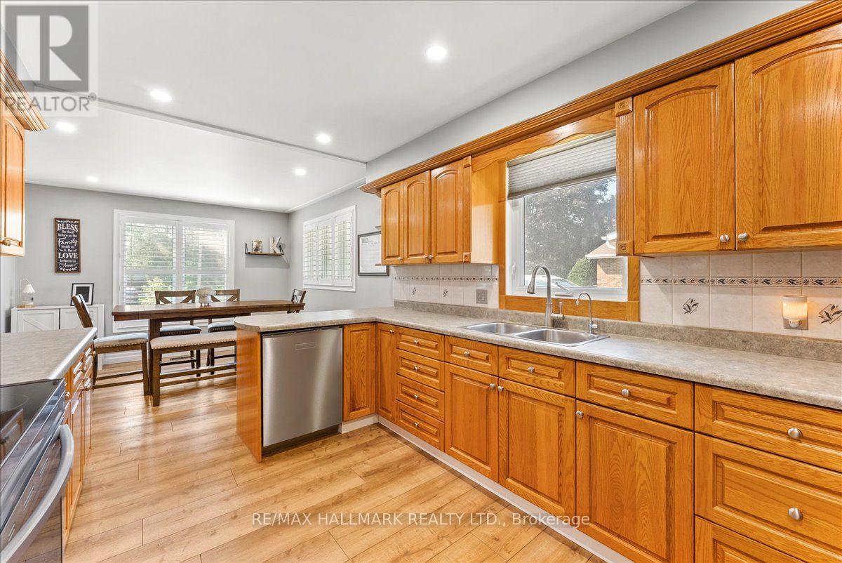545 ST GEORGE STREET E - 14