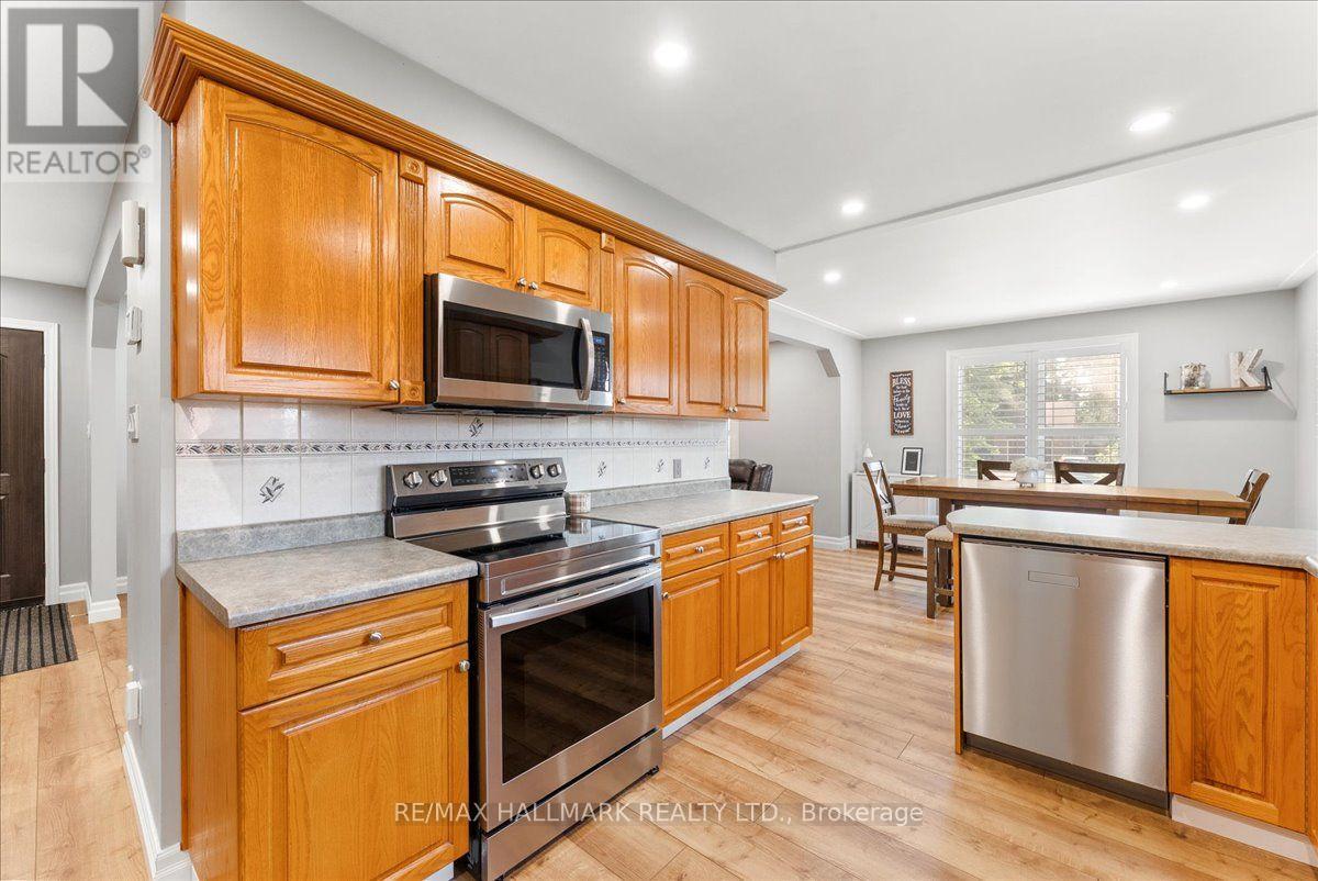 545 ST GEORGE STREET E - 15