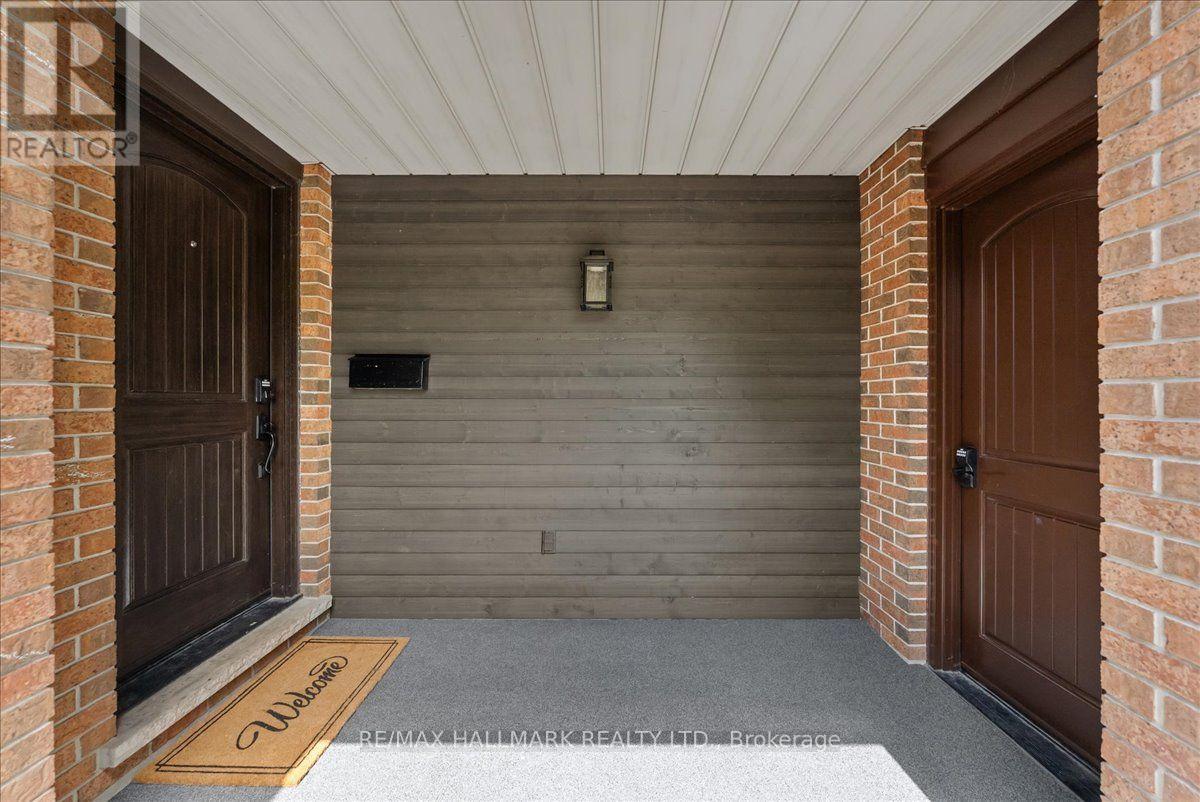 545 ST GEORGE STREET E - 2