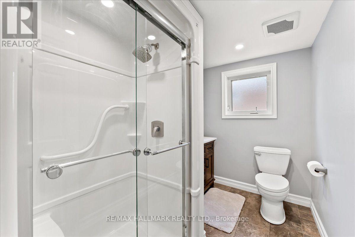 545 ST GEORGE STREET E - 32