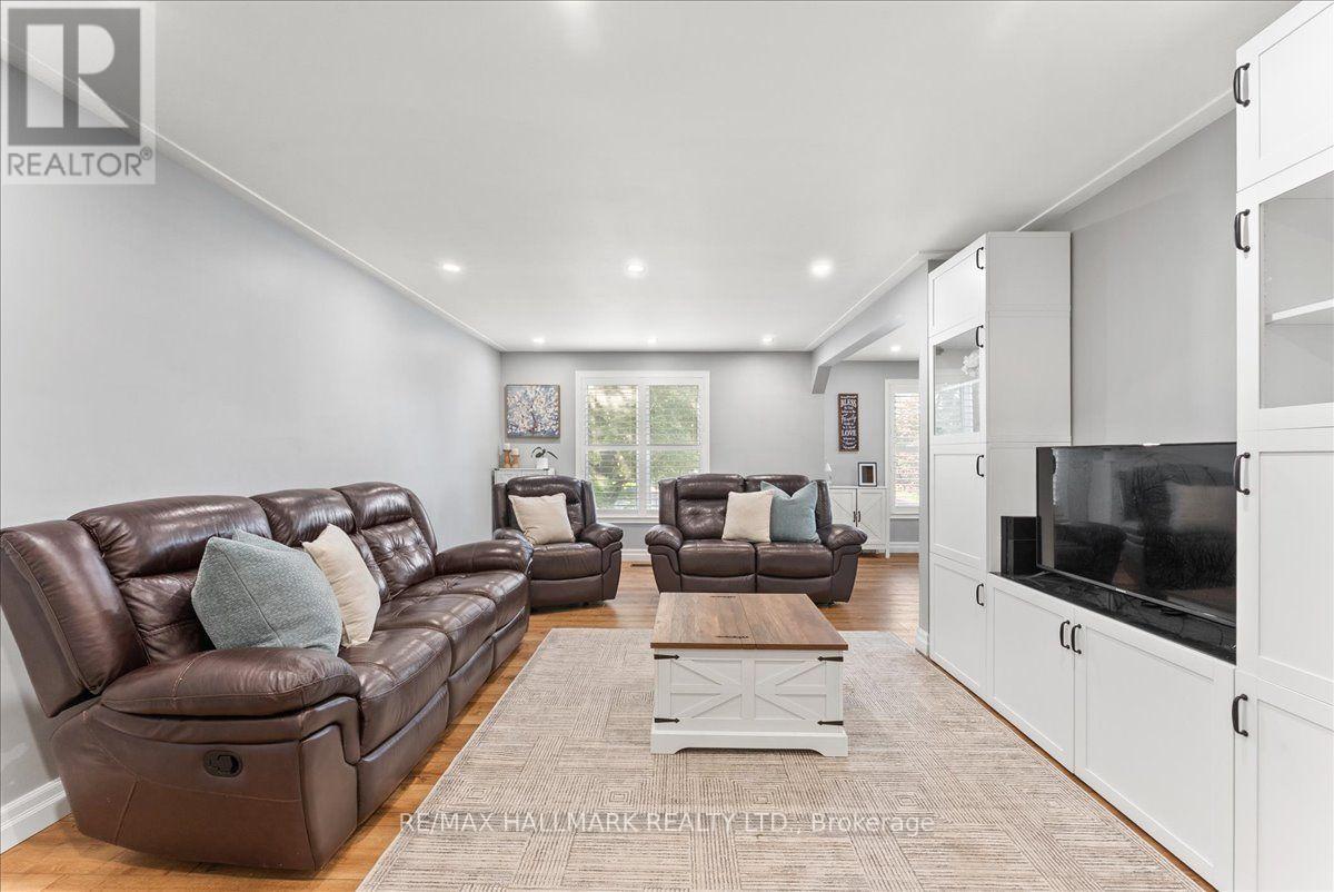 545 ST GEORGE STREET E - 5