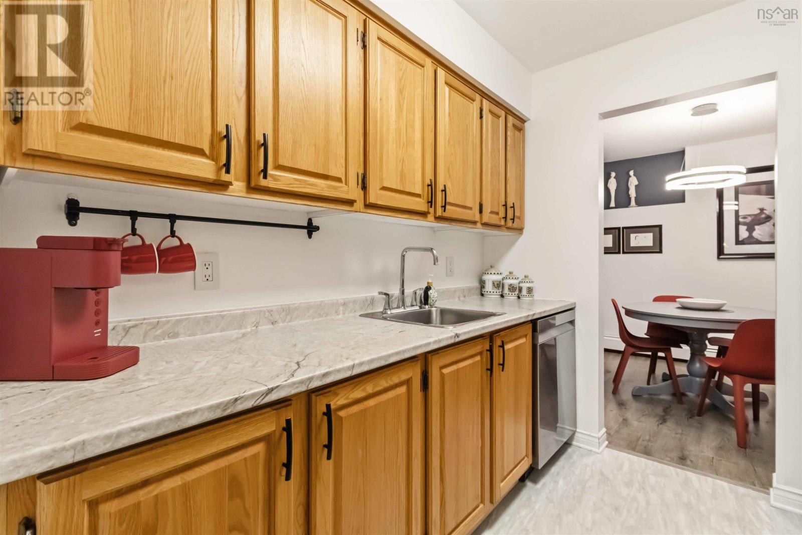 #4 41 Moirs Mill Road - 18