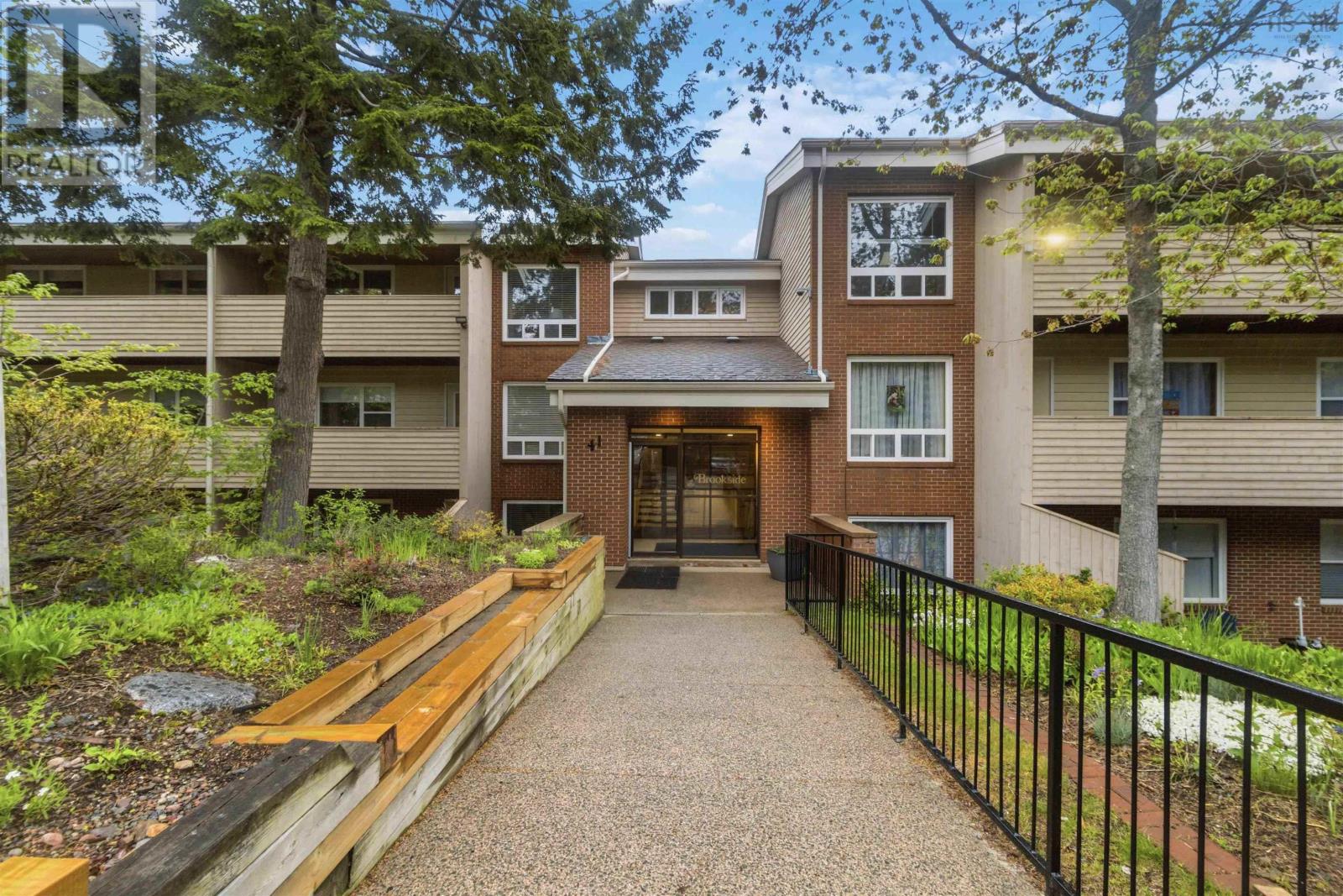 #4 41 Moirs Mill Road - 2