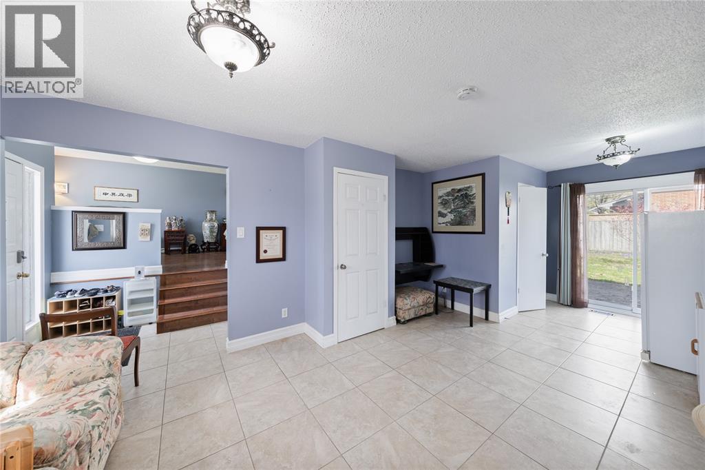 1126 Cathcart BOULEVARD - 10