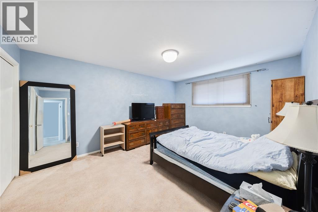 1126 Cathcart BOULEVARD - 25