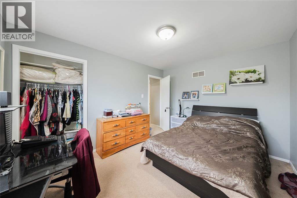 1126 Cathcart BOULEVARD - 28