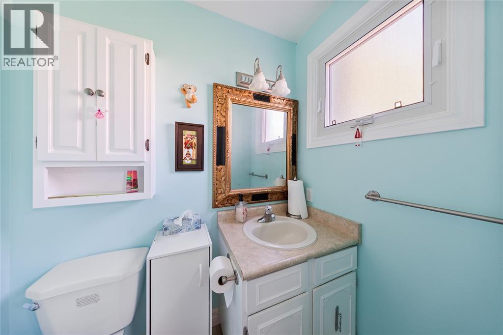 1126 Cathcart BOULEVARD - 12