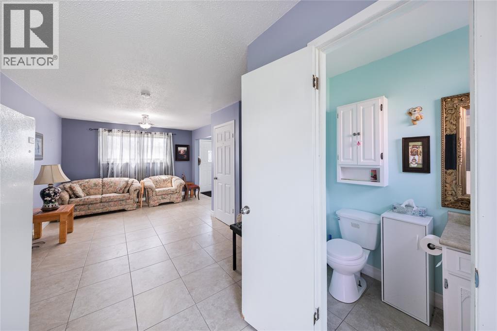 1126 Cathcart BOULEVARD - 11