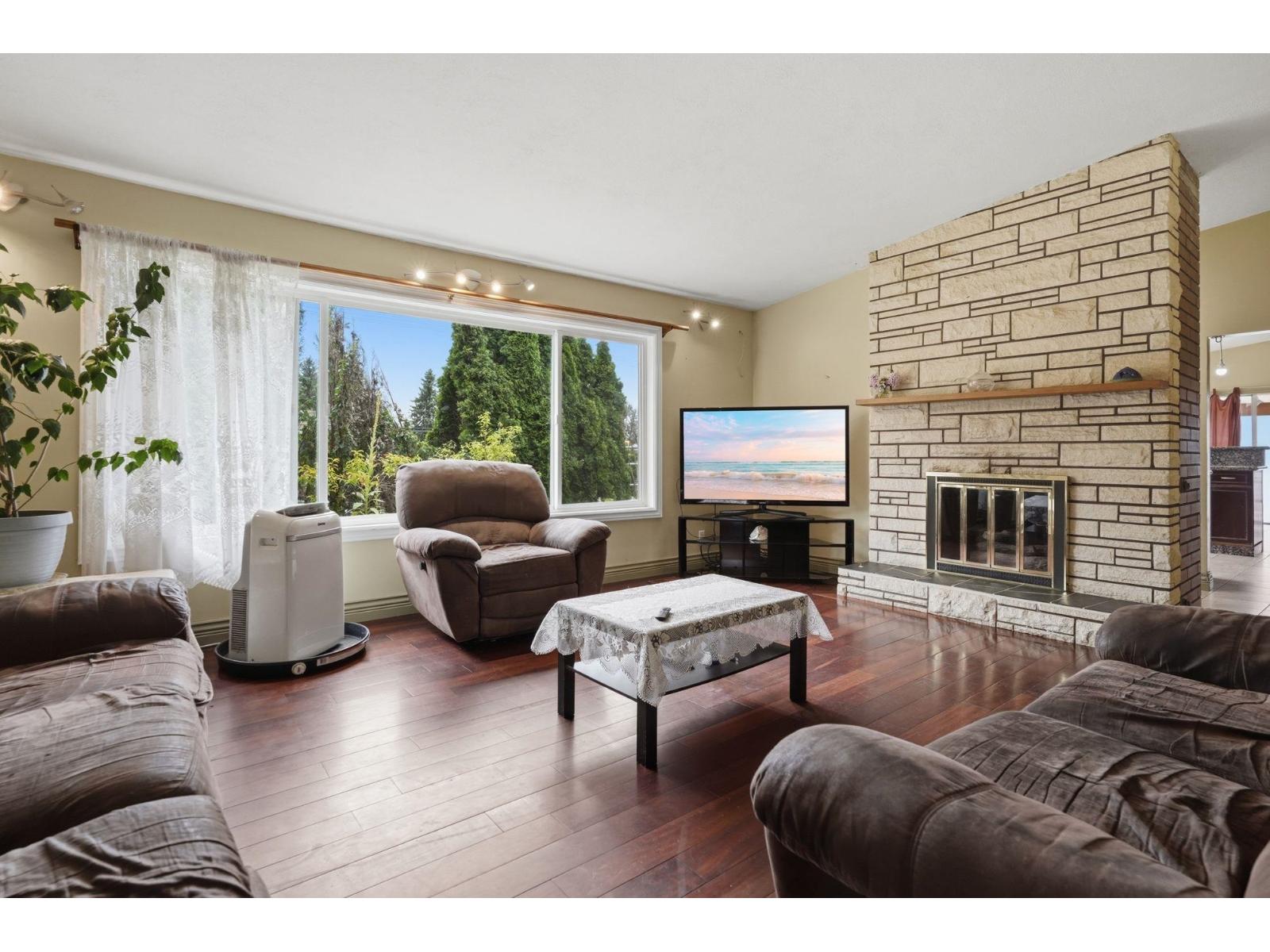 6 Bed, 4 Bath House for Sale in Abbotsford – 34017 MARSHALL ROAD, Abbotsford – MLS# R3147159 - Image 12