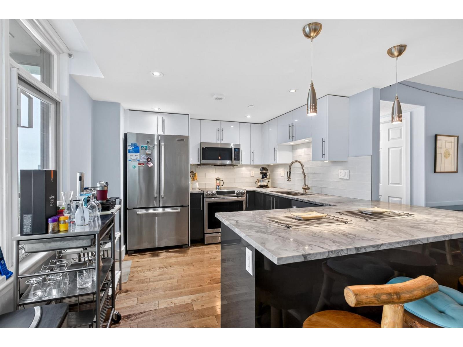 2 Bed, 2 Bath House for Sale in Surrey – 1904 13880 101 AVENUE, Surrey – MLS# R3148021 - Image 3