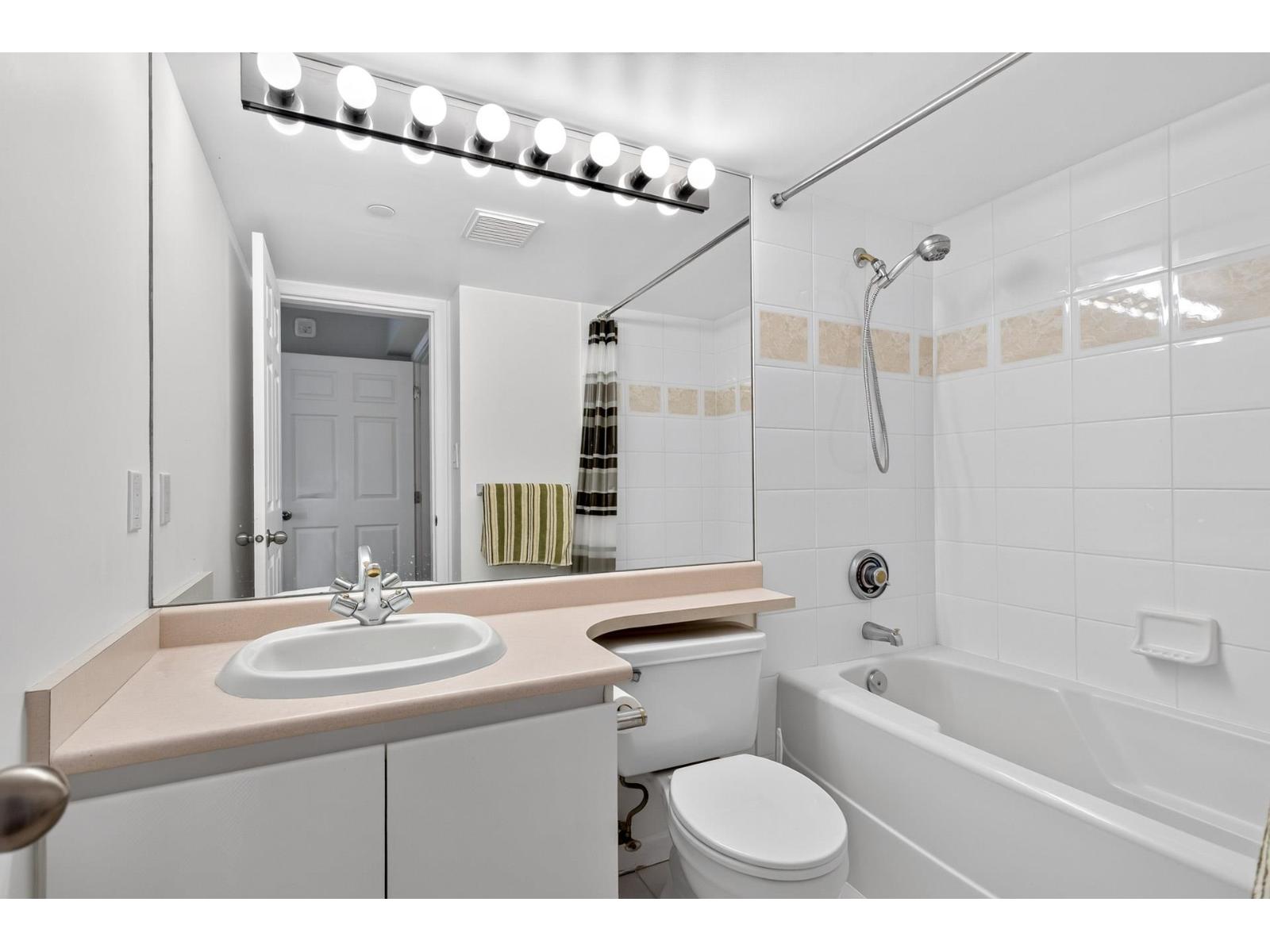 2 Bed, 2 Bath House for Sale in Surrey – 1904 13880 101 AVENUE, Surrey – MLS# R3148021 - Image 20