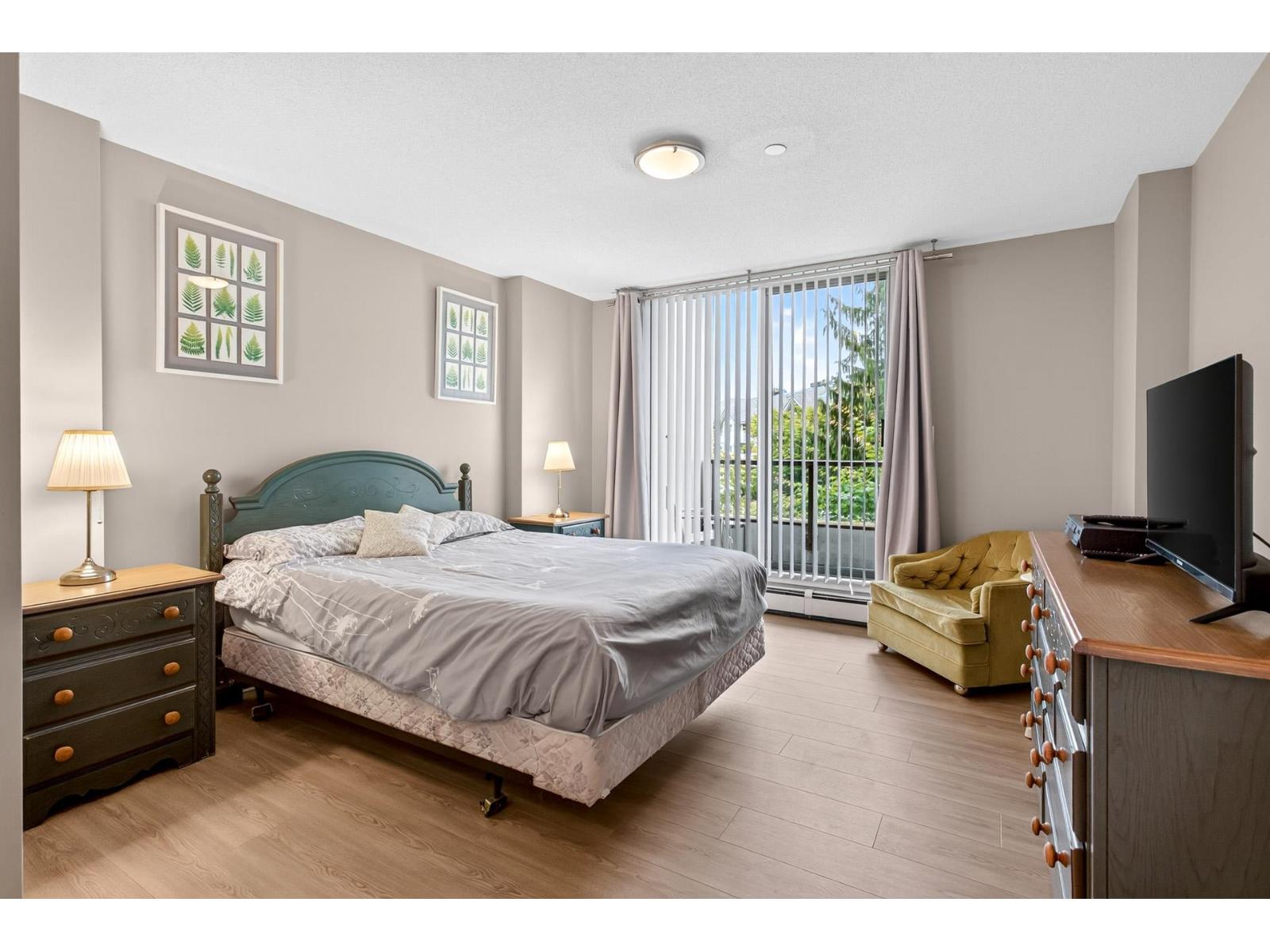 2 Bed, 2 Bath House for Sale in Surrey – 1904 13880 101 AVENUE, Surrey – MLS# R3148021 - Image 33