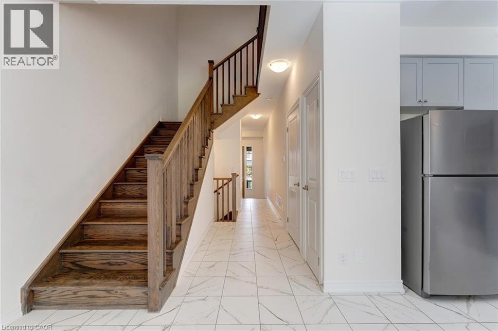 8 ROYWOOD Street - 18