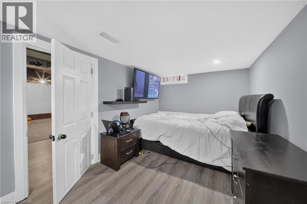 22 EDITH Street - 21