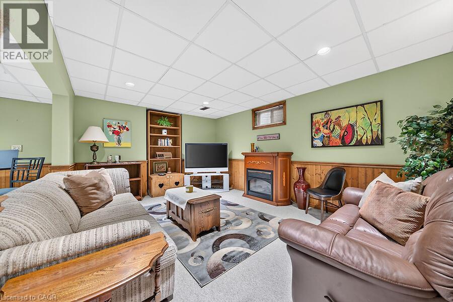 30 CARRIAGEGATE Drive - 26