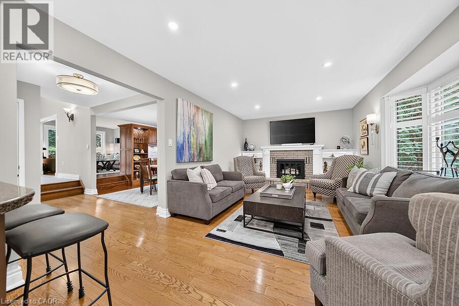30 CARRIAGEGATE Drive - 13