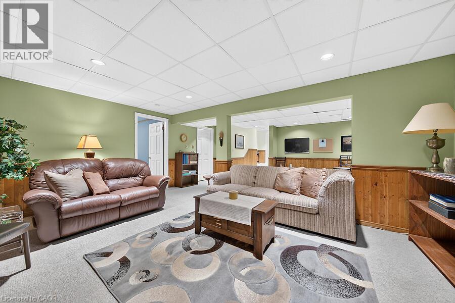 30 CARRIAGEGATE Drive - 27