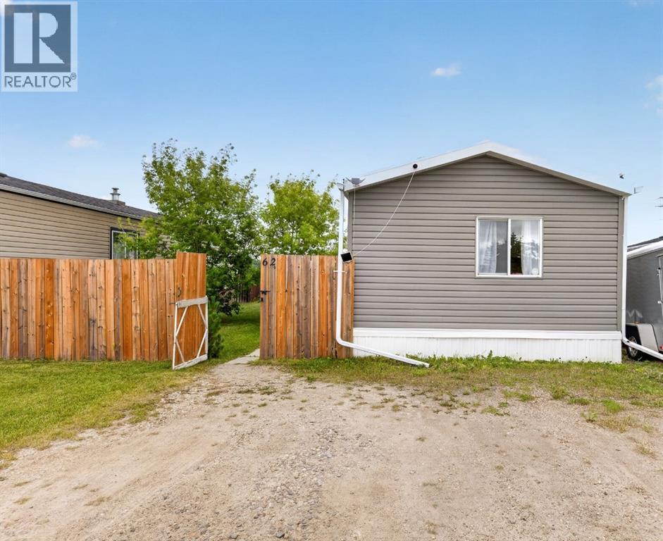 62 Highfield Close - 1