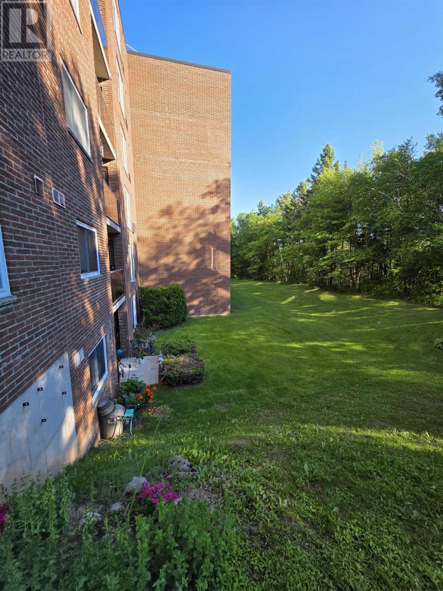 303 MacDonald AVE # 208 - 33