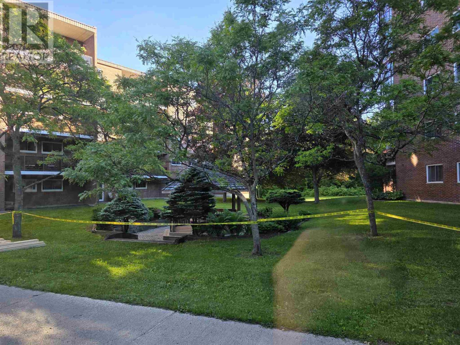 303 MacDonald AVE # 208 - 28