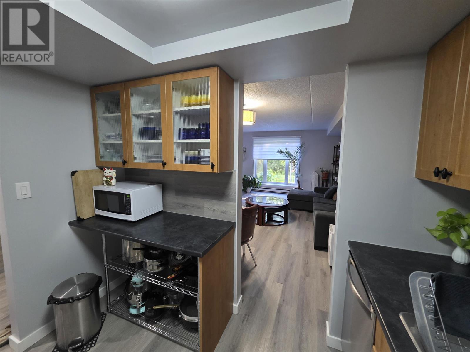 303 MacDonald AVE # 208 - 8